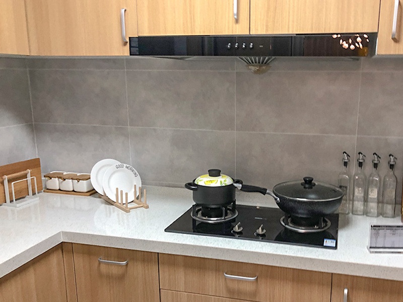 常熟恒大&middot;珺睿庭廚房裝修設(shè)計(jì)效果圖_簡(jiǎn)約風(fēng)格家庭裝修設(shè)計(jì)圖片